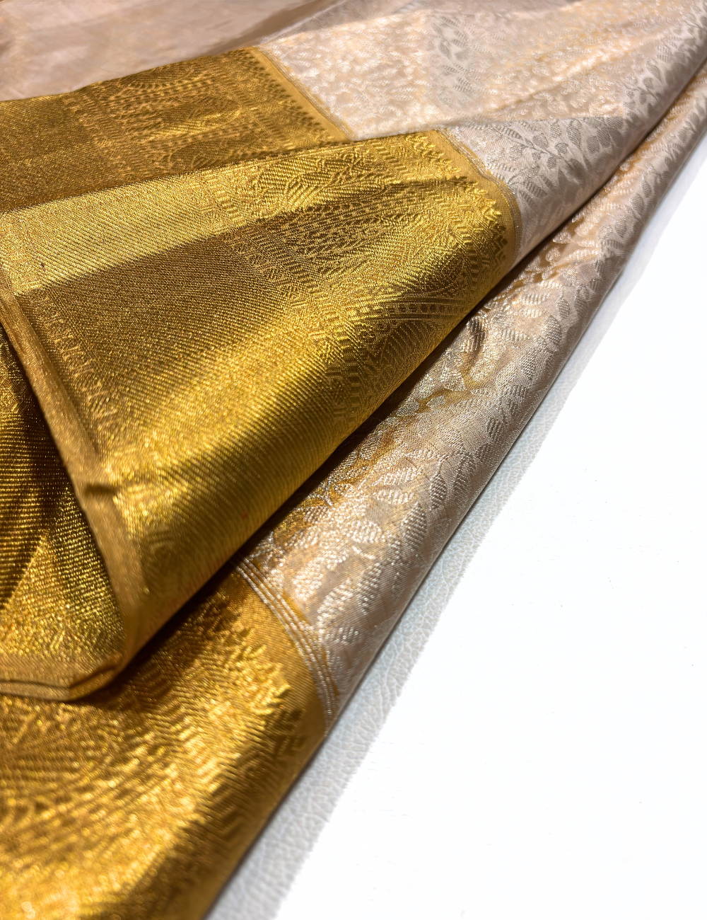 Gold & Silver Kanchipuram Tissue Silk Saree – Floral Zari Motifs