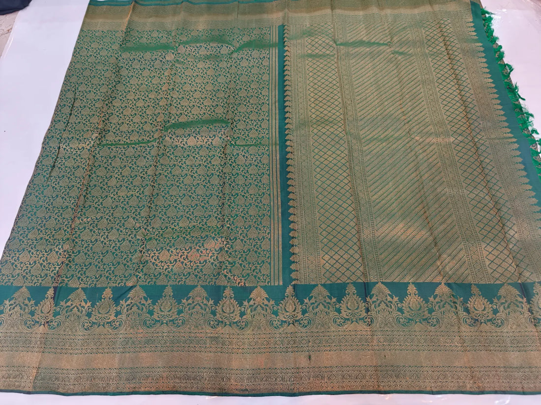Pure Handloom Kanchipuram Silk Saree – Peacock Green with Rich Gold Zari Paisley Border & Grand Pallu