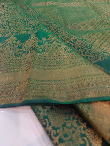 Pure Handloom Kanchipuram Silk Saree – Peacock Green with Rich Gold Zari Paisley Border & Grand Pallu